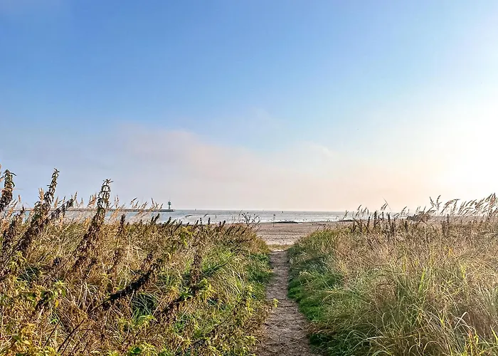 Strandblick - Dorf 1 08 *